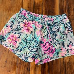Lilly Pulitzer Athletic Shorts sz Small